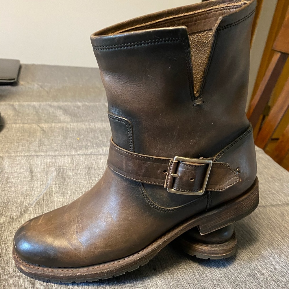 Frye Leather boots size 6 B